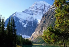 黑白体育：湖人擒森林狼 詹姆斯33+17东契奇三分9中1华子被.